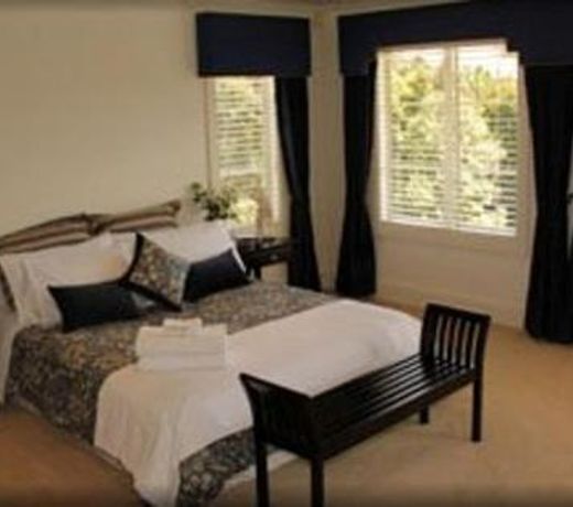 THE CONSULATE LUXURY BED AND BREAKFAST