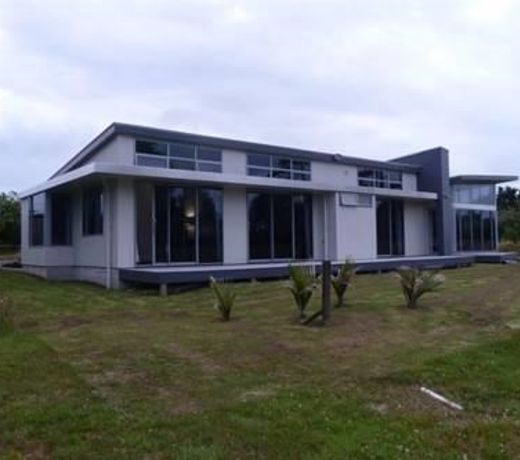 THE LINKS