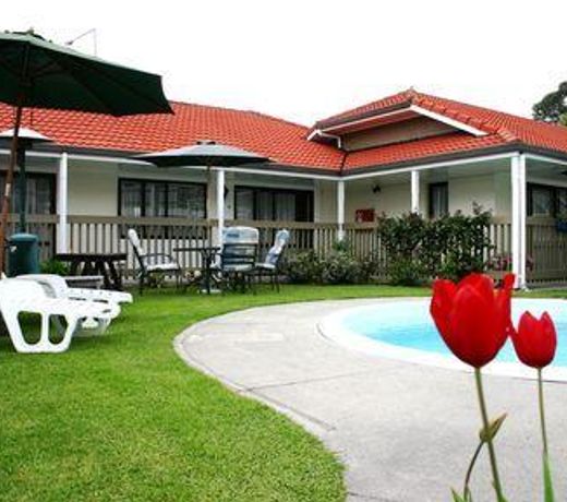 Summit Motor Lodge