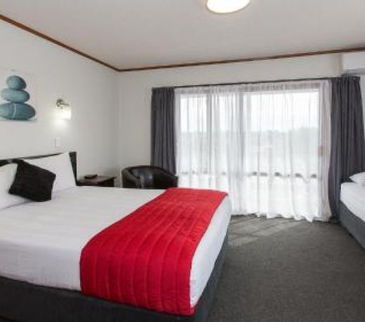 Summit Motor Lodge
