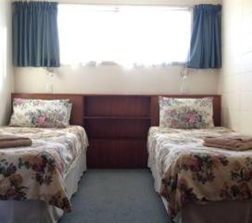 PINELAND MOTOR LODGE
