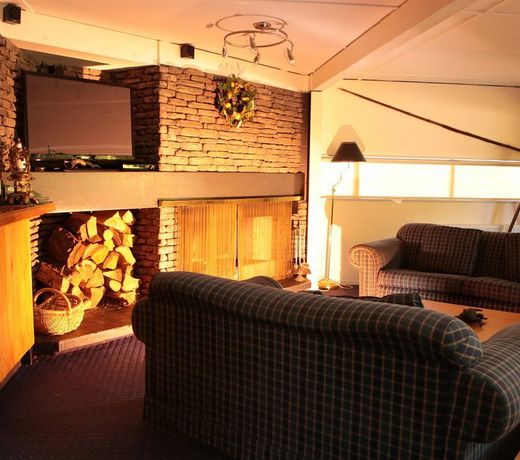 TUSSOCK GROVE BOUTIQUE