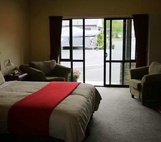 Carrick Lodge Motel