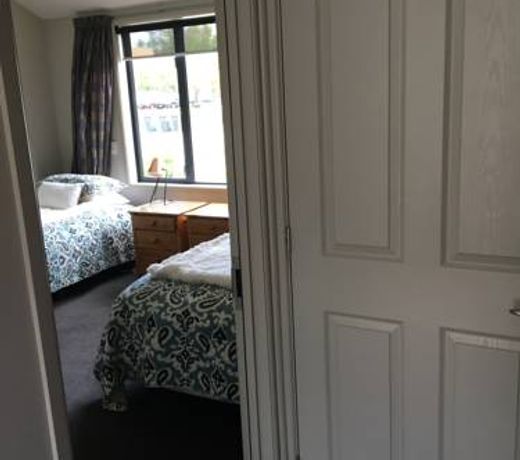 Cromwell Getaway