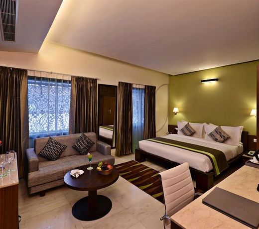 Leisure Inn Grand Chanakya