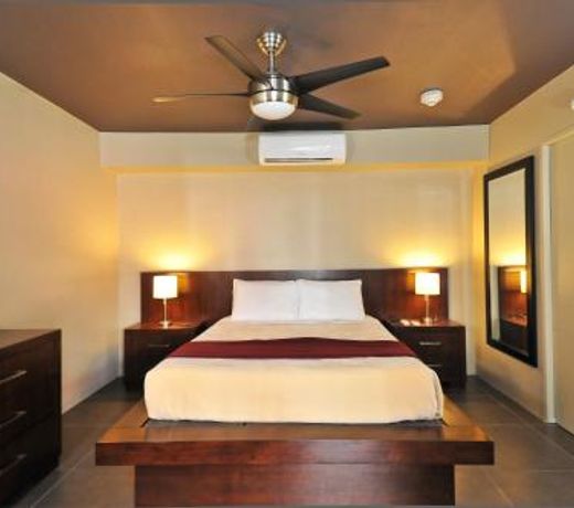 Bearfoot Inn - Clothing Optional Hotel for Gay Men
