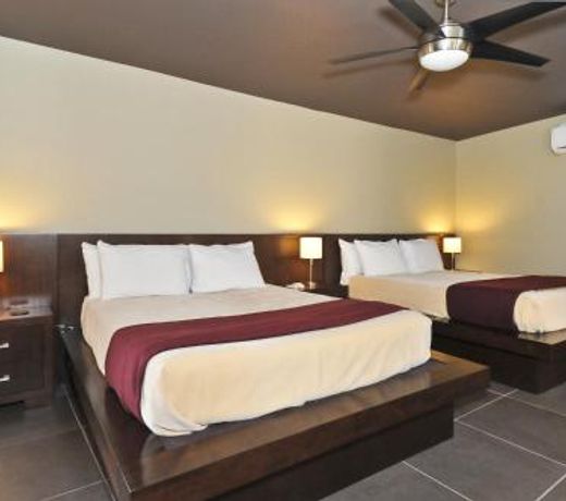 Bearfoot Inn - Clothing Optional Hotel for Gay Men