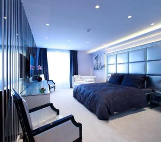 Hotel 9