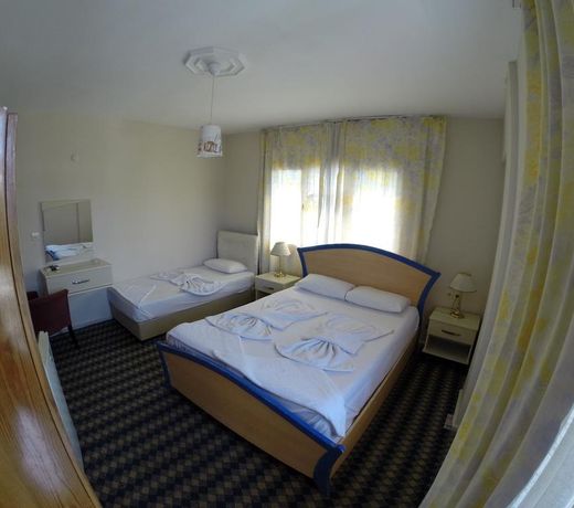 Karya Hotel