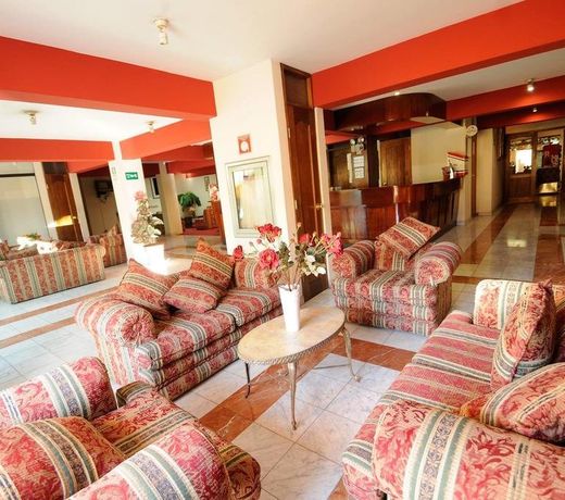 Qarmenqa Hotel
