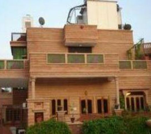 ROYAL RAIS GUEST HOUSE