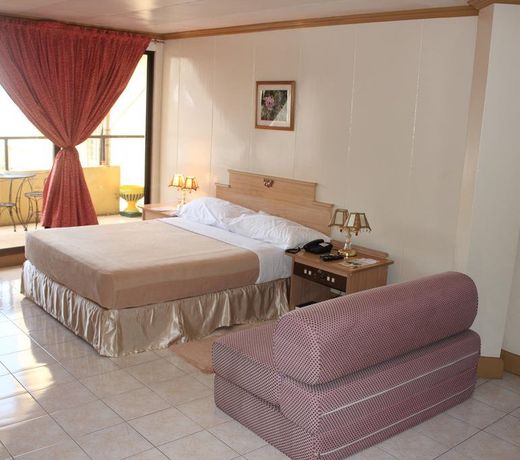 Elegant Circle Inn