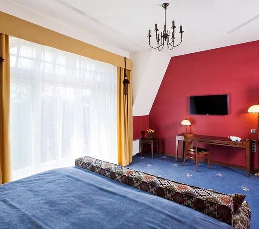 Grape Hotel