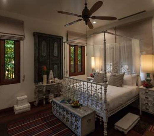 Howie's HomeStay