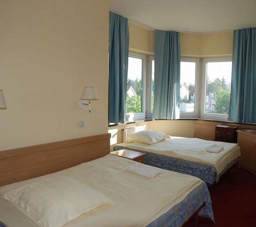 Lezzet Hotel & Turkish Restaurant
