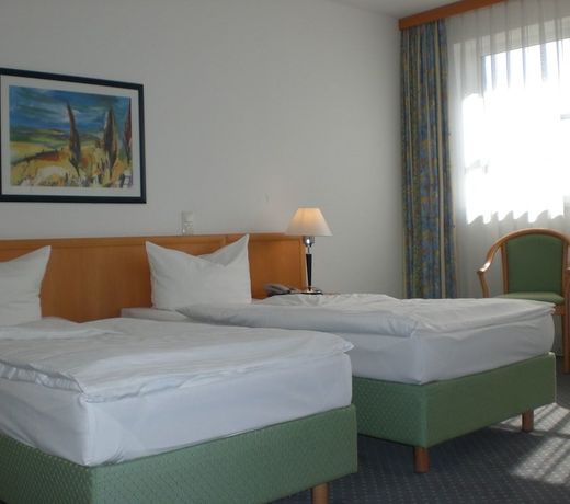 Hotel Rostock West im "Kritzmow Park"