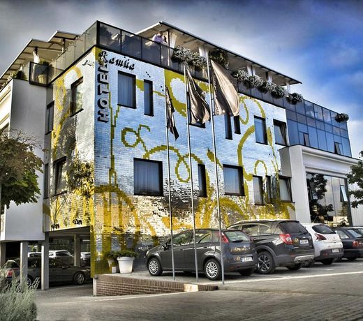 Hotel Ramka & Restaurant & Wine Bar