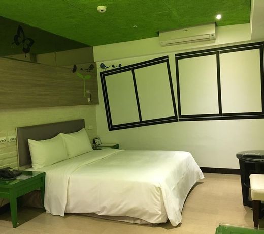 R8 Eco Hotel