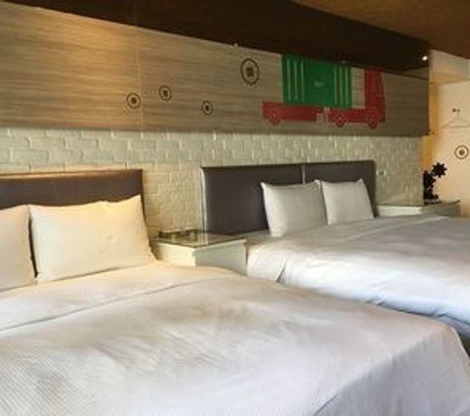 R8 Eco Hotel