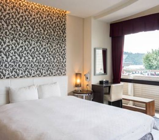 Hu Yue Lakeview Hotel