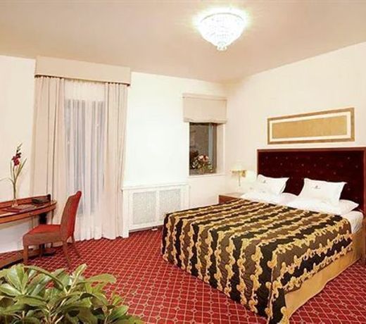 Hotel Schloss Mönchstein