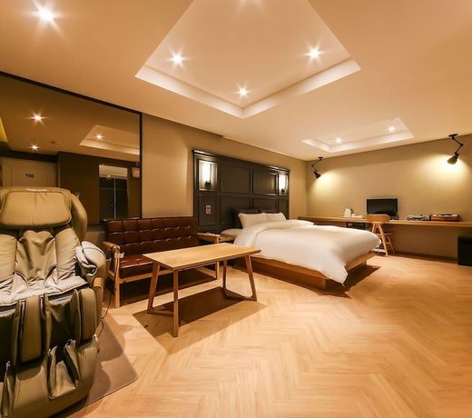 Cherish Hotel