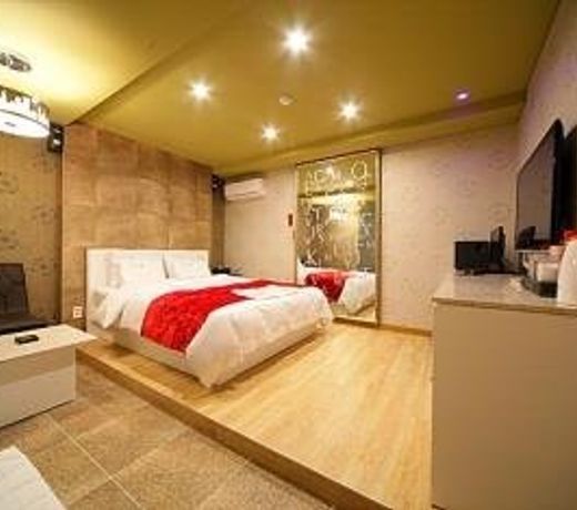 N Motel