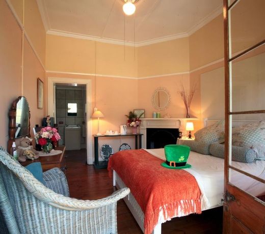 Shamrock Arms Guest Lodge