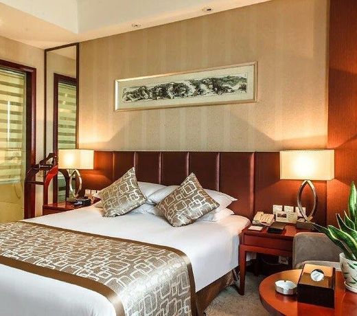 Jinfeng Huangguan Hotel