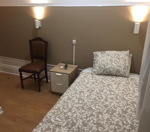 Lira Guest House B&B