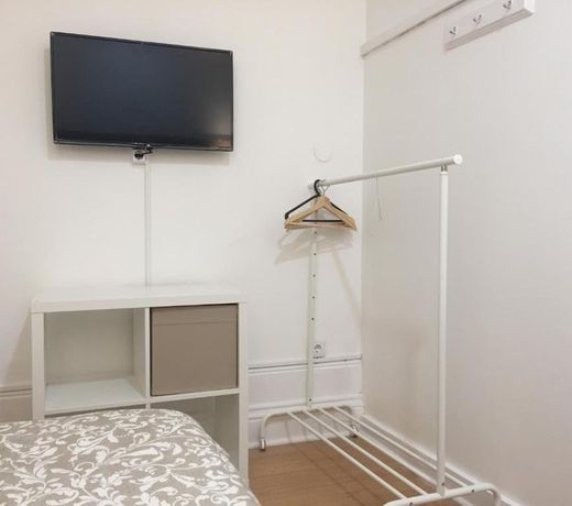 Lira Guest House B&B