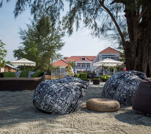 White Boutique Hotel