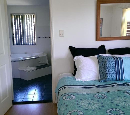 Tropical Coast Retreat - Pet Friendly - Adult only