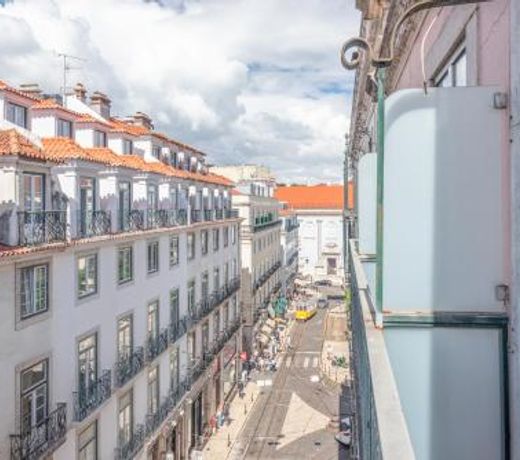Happy @ Chiado