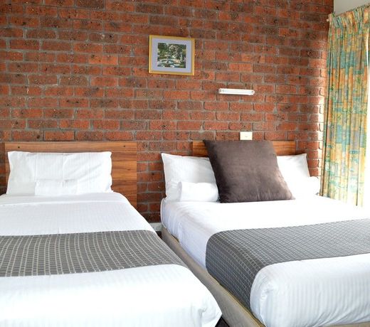 Lakes Jakaranda Holiday Units