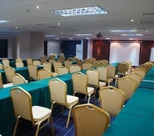 Zhongzhou Business Hotel (Zhengzhou Funiu Road)