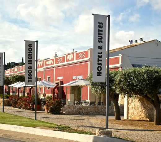 Lost & Found - Guesthouse & Suites