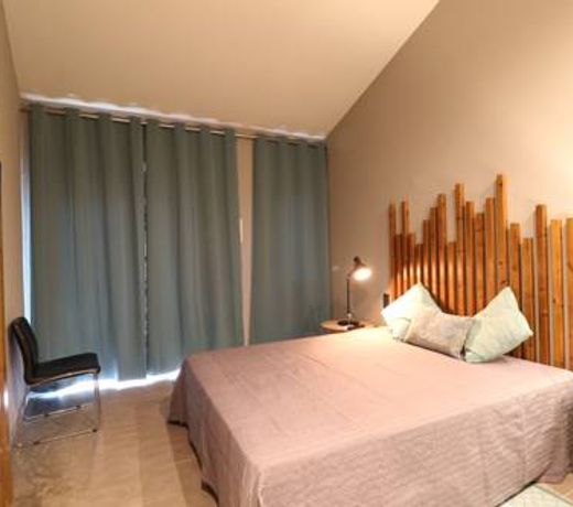Lost & Found - Guesthouse & Suites
