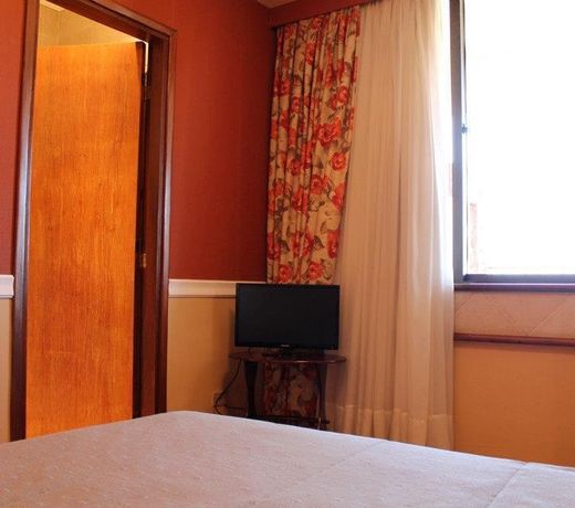 Premier Hill Suites Hotel