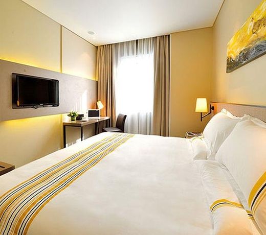 Home Inn Plus Kunming Cui Hu