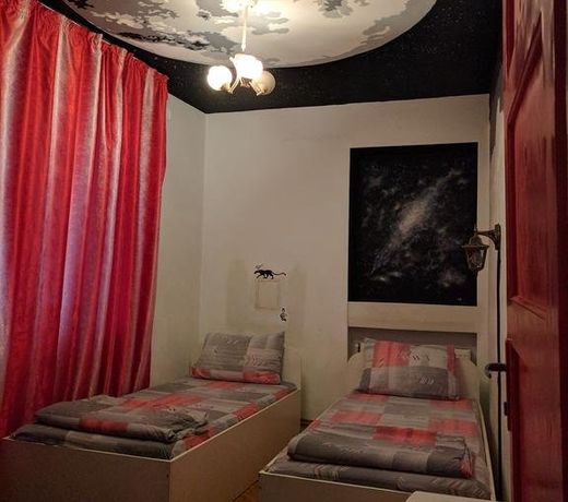 Freeborn Hostel
