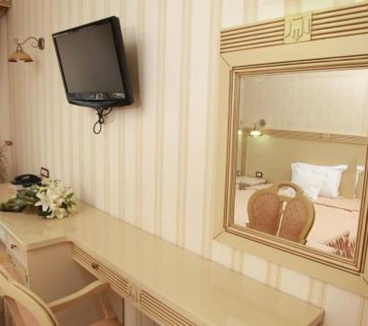 Majestic Hotel & Restaurant