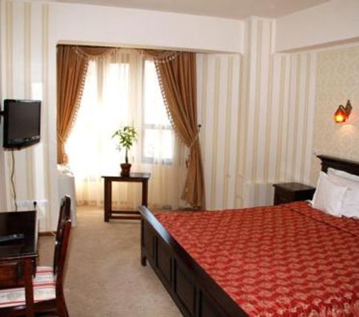 Majestic Hotel & Restaurant