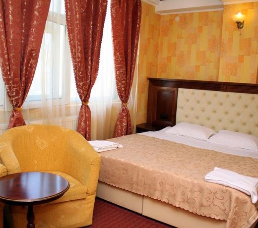 HOTEL TUDOR PALACE