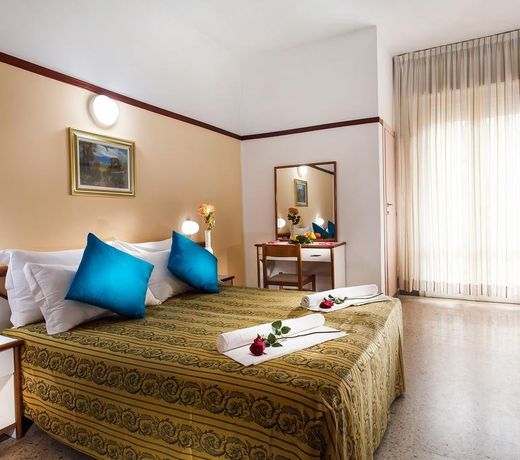 Club Hotel Residence