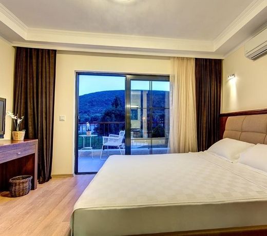 BLOOM ALACATI