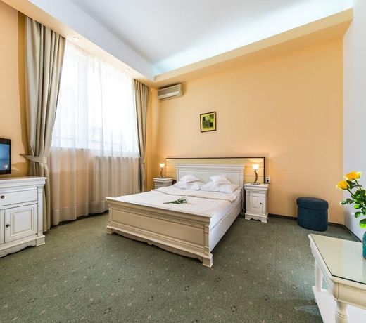 HOTEL OPAL