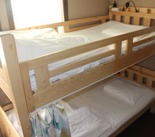 IZA Kamakura Guest House and Bar