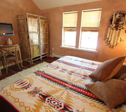 Topia Inn