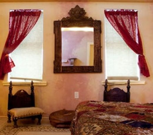Topia Inn
